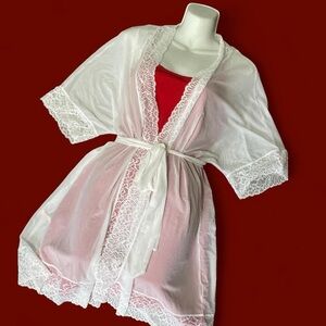 La Vie En Rose White Lace Kimono Robe